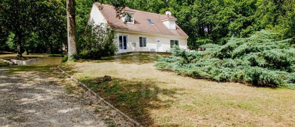 House 6 rooms of 122 m² in Bréval (78980)