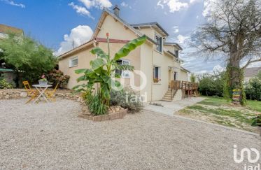 House 6 rooms of 118 m² in Mouroux (77120)