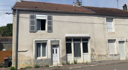 House 4 rooms of 77 m² in Champsevraine (52500)