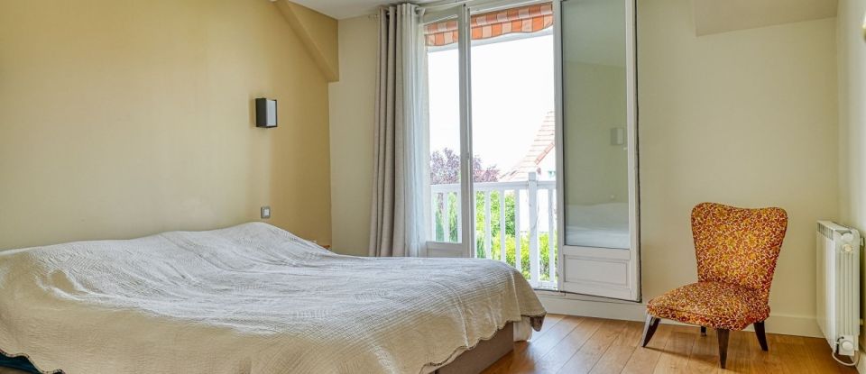 House 9 rooms of 220 m² in Verneuil-sur-Seine (78480)