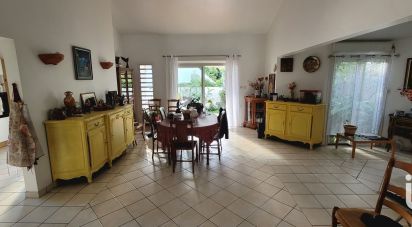 House 5 rooms of 128 m² in Le Tampon (97430)