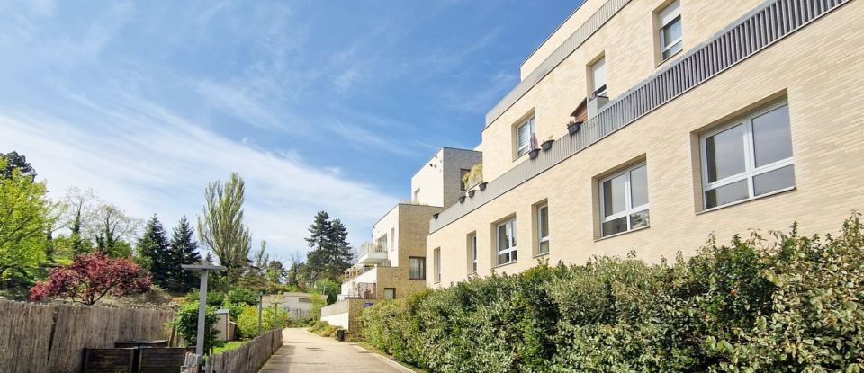 Apartment 5 rooms of 84 m² in Romainville (93230)