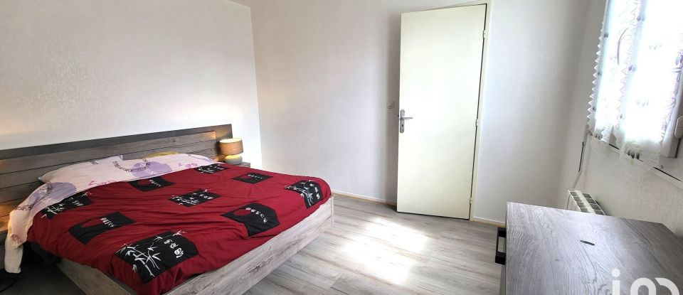 House 5 rooms of 80 m² in Lorris (45260)