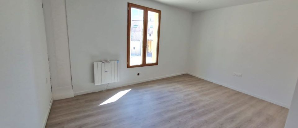 House 6 rooms of 119 m² in Guignes (77390)
