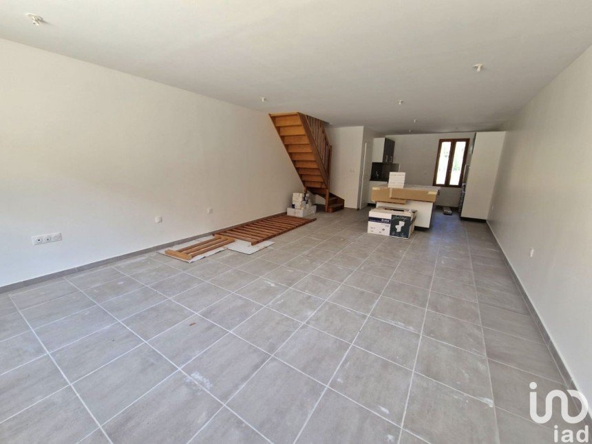 House 5 rooms of 119 m² in Guignes (77390)