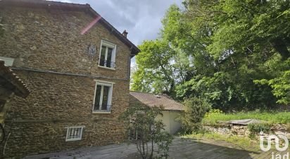 House 5 rooms of 220 m² in Feucherolles (78810)