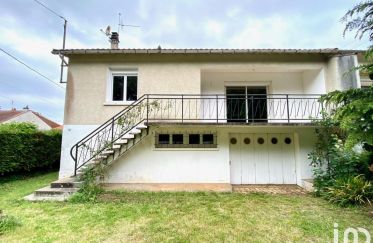 House 7 rooms of 138 m² in Poitiers (86000)