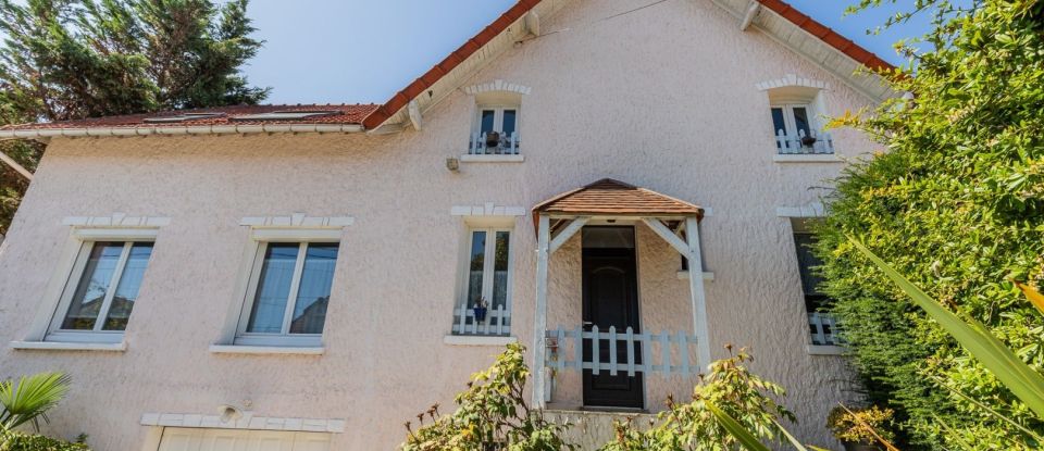 House 8 rooms of 172 m² in Savigny-sur-Orge (91600)