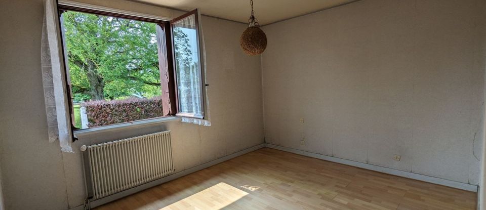 House 6 rooms of 115 m² in Magné (86160)