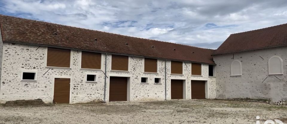 Farm 5 rooms of 200 m² in Pierre-Levée (77580)