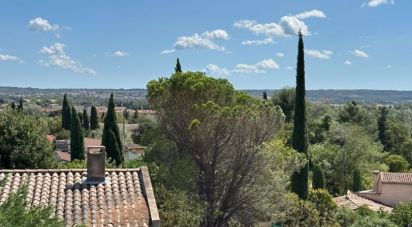 House 8 rooms of 240 m² in Salon-de-Provence (13300)