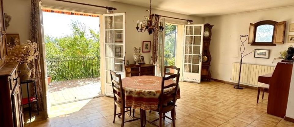 House 8 rooms of 240 m² in Salon-de-Provence (13300)