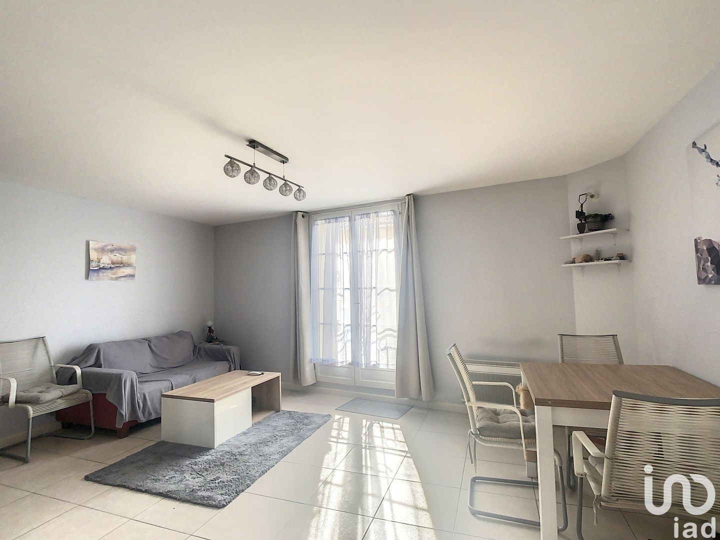 Appartement 3 pièces de 55 m² à Lambesc (13410)