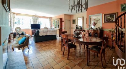 House 7 rooms of 220 m² in Grisolles (82170)