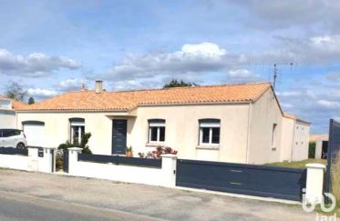 House 6 rooms of 127 m² in Chantonnay (85110)