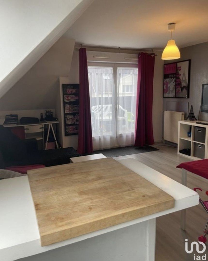 Apartment 2 rooms of 35 m² in Dugny (93440)