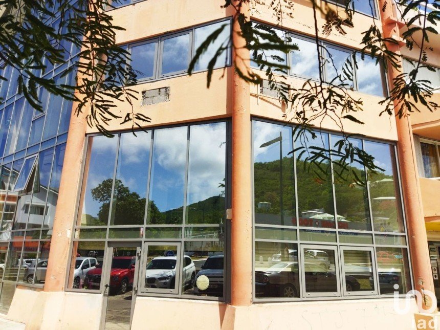 Offices of 140 m² in Saint-Martin (97150)