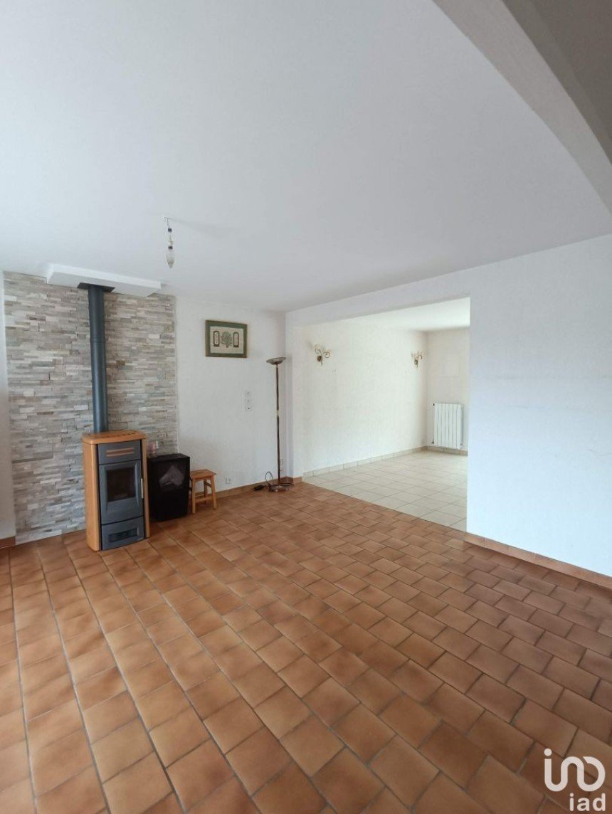 House 4 rooms of 159 m² in Écouflant (49000)