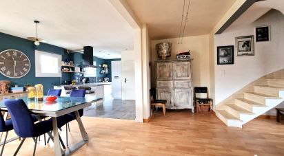 House 7 rooms of 169 m² in Gourin (56110)