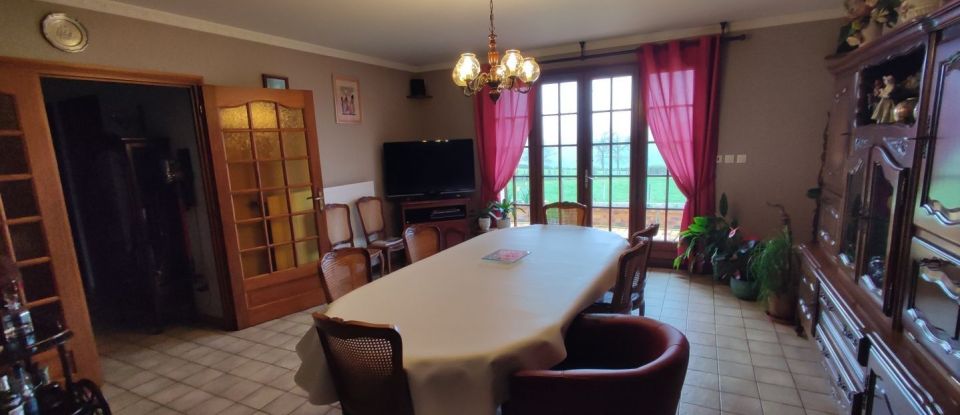House 7 rooms of 161 m² in Commelle-Vernay (42120)