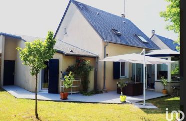 House 6 rooms of 122 m² in Bourges (18000)