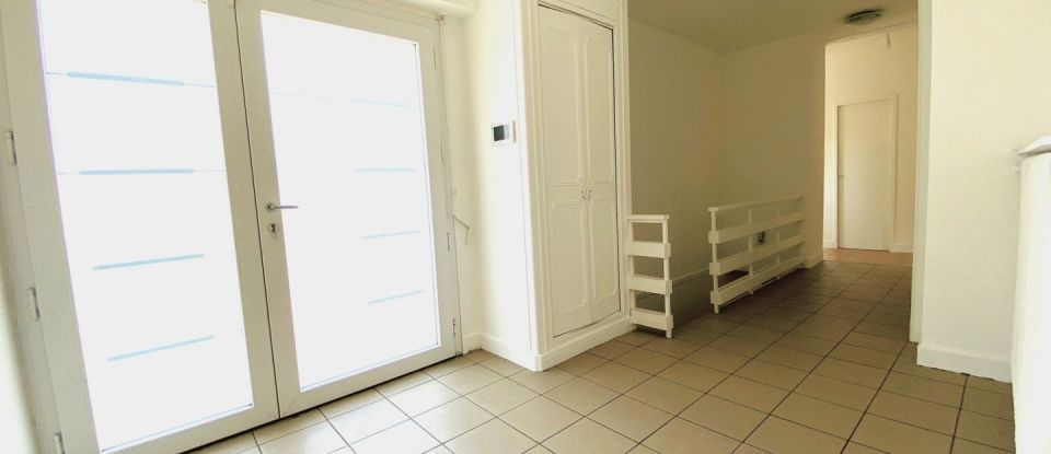 House 8 rooms of 214 m² in La Celle-Saint-Cloud (78170)