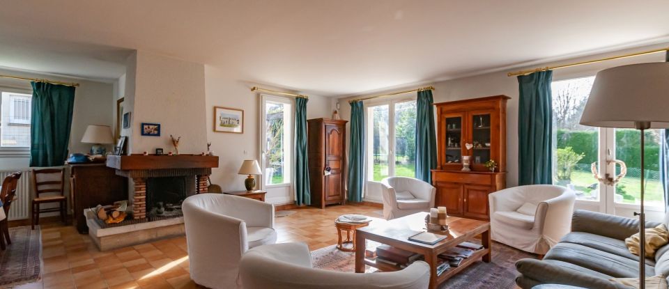 House 9 rooms of 180 m² in Louveciennes (78430)
