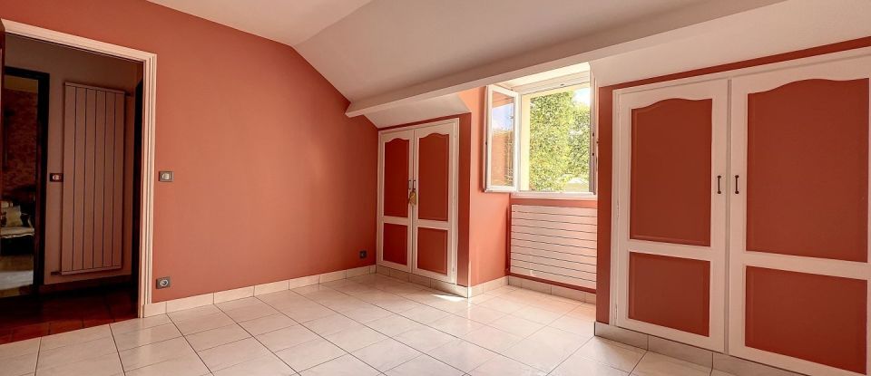 House 5 rooms of 143 m² in Nanterre (92000)