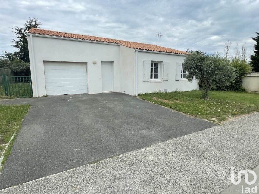 House 4 rooms of 80 m² in Saint-Georges-d'Oléron (17190)