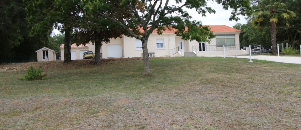 Maison 6 pièces de 187 m² à Monsaguel (24560)