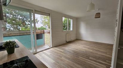 Apartment 3 rooms of 67 m² in Bruges (33520)