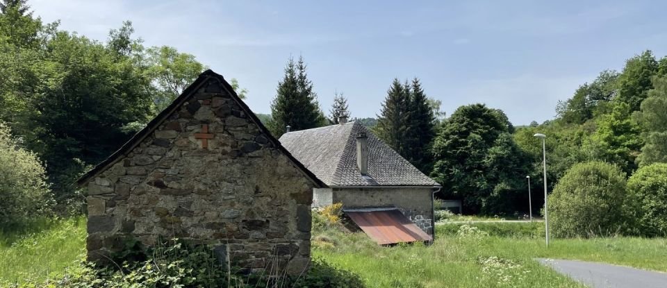 House 4 rooms of 109 m² in Saint-Sauves-d'Auvergne (63950)