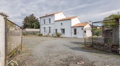 House 5 rooms of 125 m² in Surgères (17700)