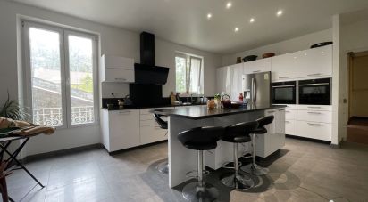 House 13 rooms of 278 m² in MALESHERBES (45330)