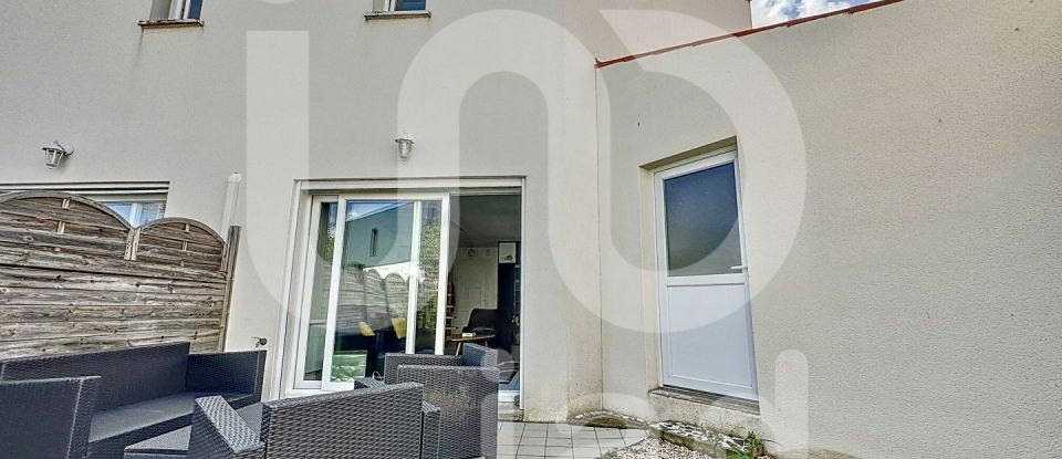 House 5 rooms of 83 m² in Aytré (17440)