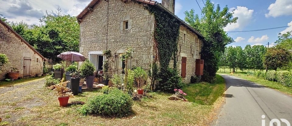 House 4 rooms of 115 m² in Usson-du-Poitou (86350)