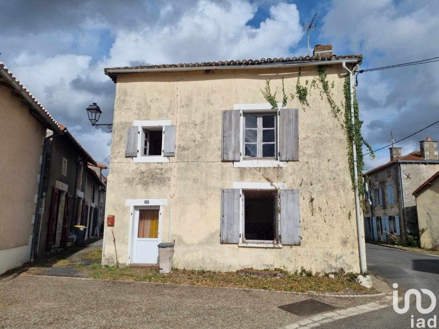 Maison 3 pièces de 79 m² à Saint-Secondin (86350)
