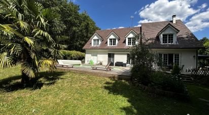 Maison traditionnelle 9 pièces de 270 m² à Dampierre-en-Yvelines (78720)