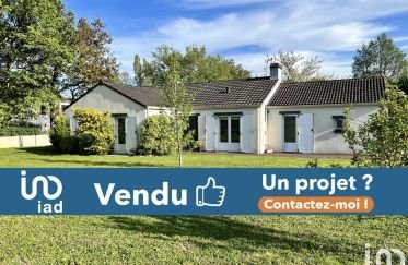 House 4 rooms of 109 m² in Basse-Goulaine (44115)