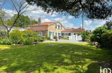 House 5 rooms of 129 m² in Breuil-Barret (85120)