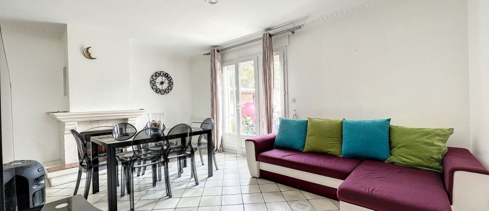 Apartment 4 rooms of 83 m² in Combs-la-Ville (77380)