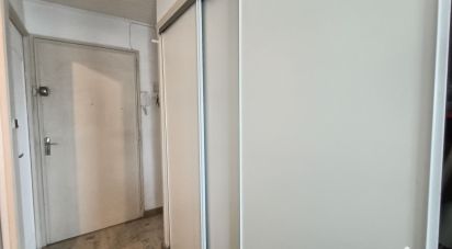 Apartment 3 rooms of 61 m² in Cusset (03300)