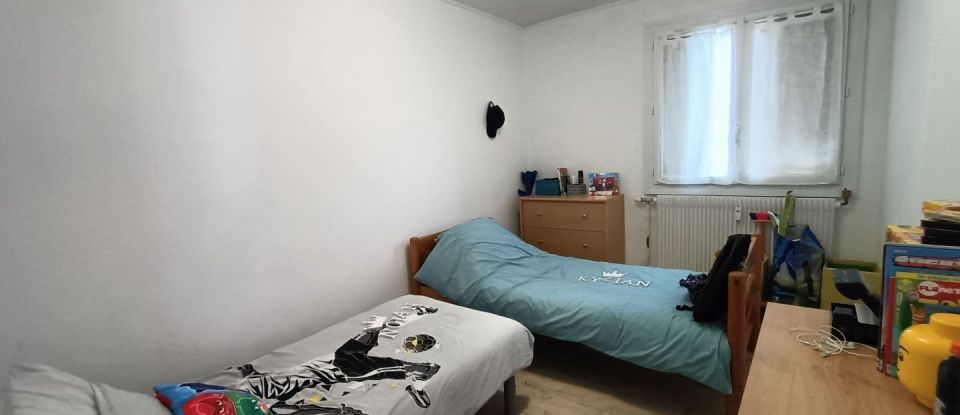 Apartment 3 rooms of 61 m² in Cusset (03300)