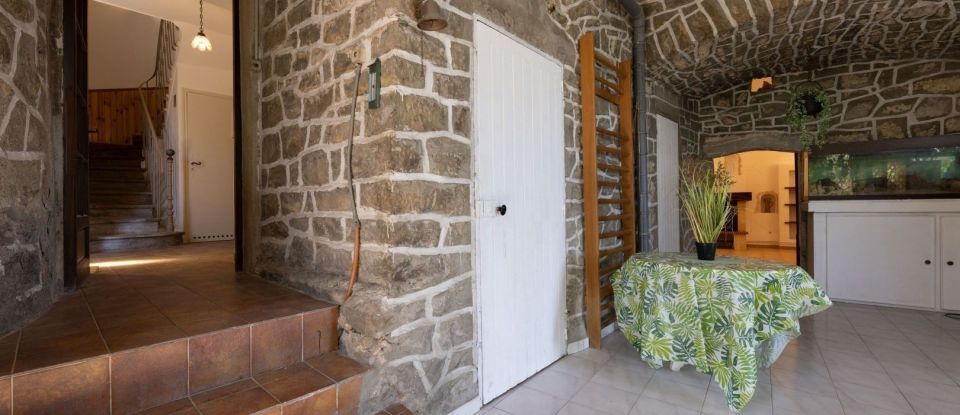 House 4 rooms of 169 m² in Alès (30100)