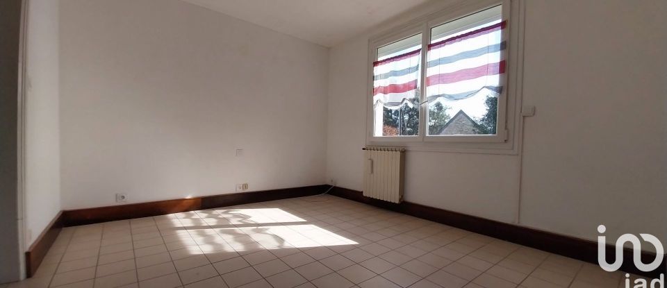 House 5 rooms of 96 m² in Guilligomarc'h (29300)