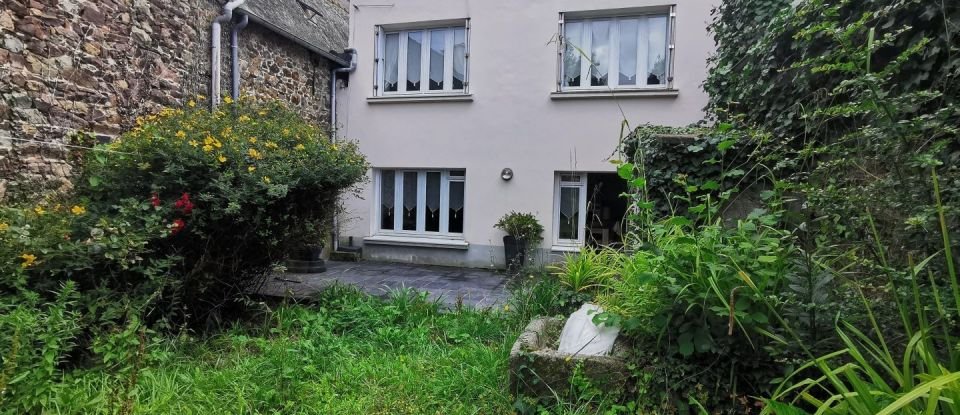 House 8 rooms of 161 m² in Pontrieux (22260)