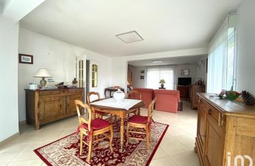 House 5 rooms of 143 m² in Francières (80690)
