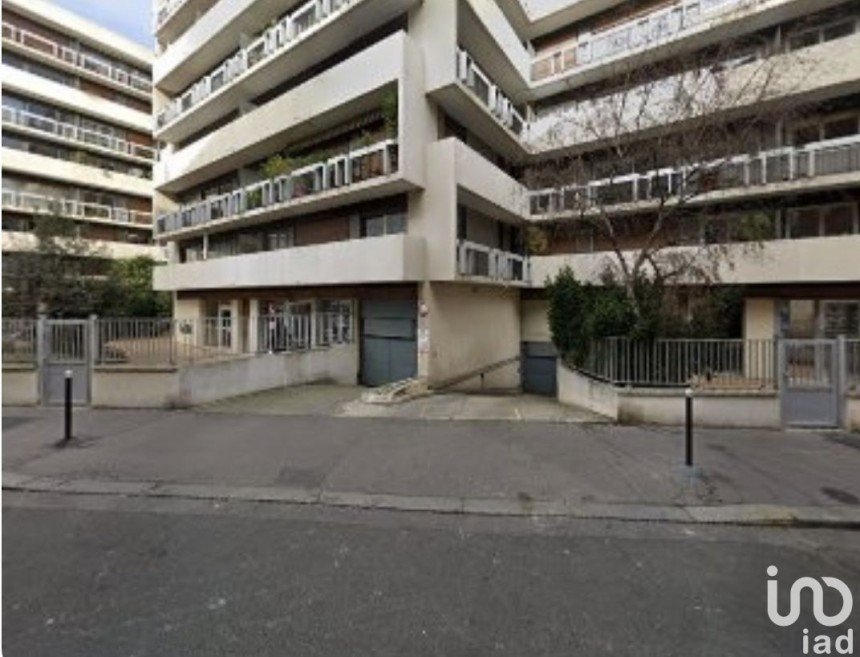 Parking of 24 m² in Paris (75018)