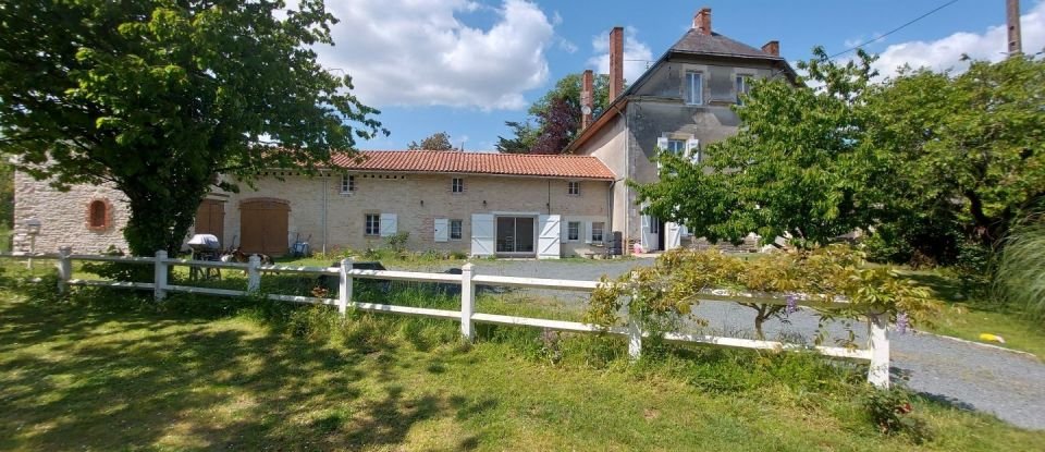 House 15 rooms of 291 m² in Chantonnay (85110)