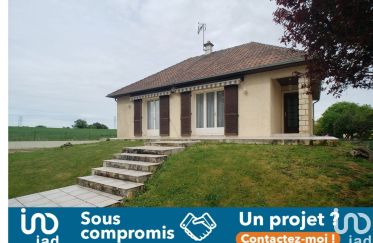 House 3 rooms of 74 m² in Saint-Calais (72120)